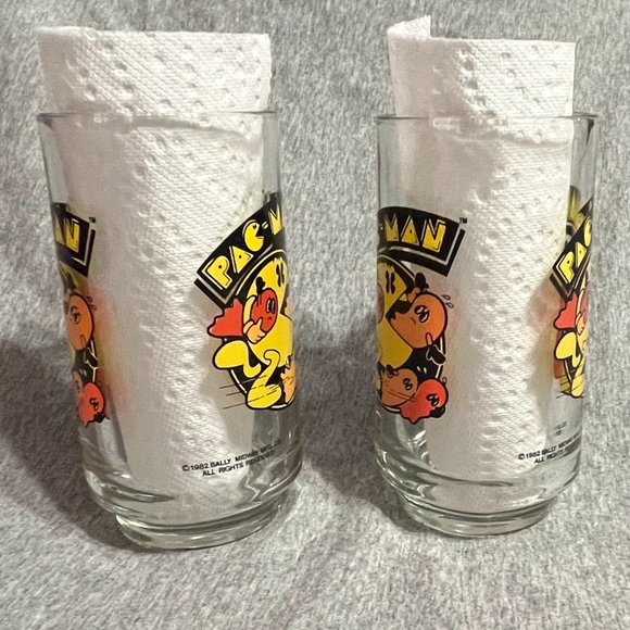 Pac Man Mug 1982, Bally Midway Set of 2 - Picture 2 of 6